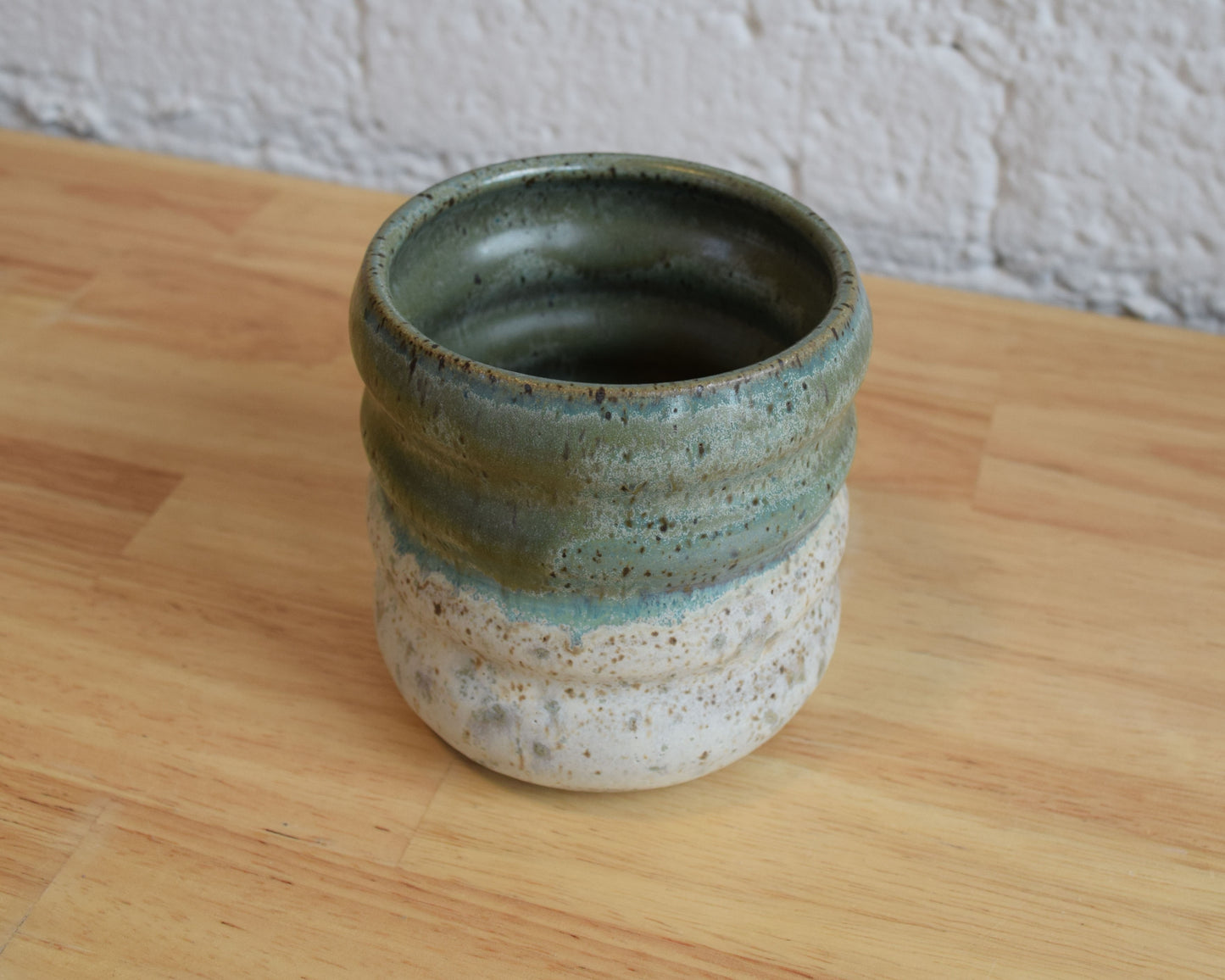 Green & White Wavy Cup